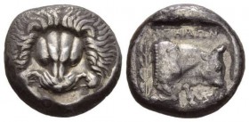 Ionia, Samos Tetradrachm circa 400-365, AR 23mm., 14.85g. Lion's scalp. Rev. Forepart of bull r.; behind, olive branch. Barron, Samos, cf. 127-128.
...