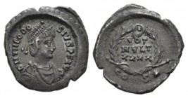 Theodosius II, 402-450 Siliqua Constantinople 438-450, AR 17.5mm., 1.92g. Pearl-diademed, draped, and cuirassed bust r. Rev. VOT/MVLT/XXXX in three li...