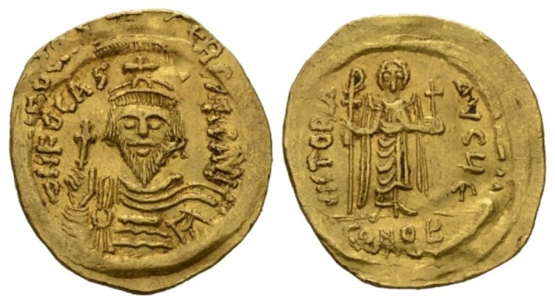 Phocas, 602-610. Solidus Constantinople 607-609, AV 22mm., 4.39g. Crowned, drape...