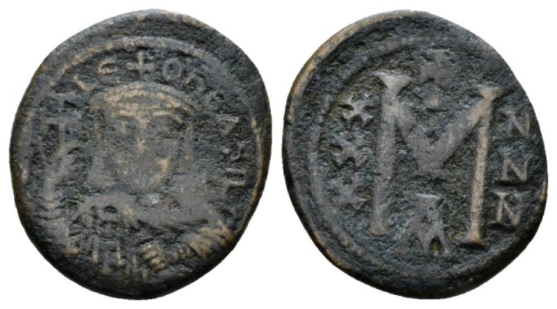 Leo V, 813-820 Follis Constantinople 813, Æ 21.5mm., 5.49g. Crowned and draped b...