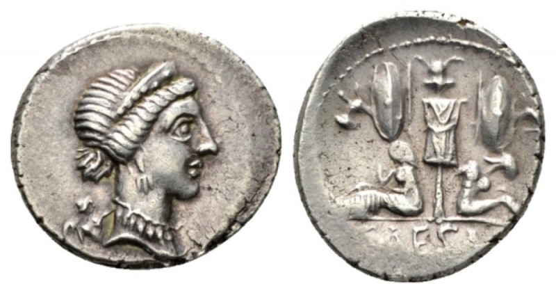 Julius Caesar. Denarius Spain 46-45, AR 18.5mm., 3.99g. Diademed head of Venus r...