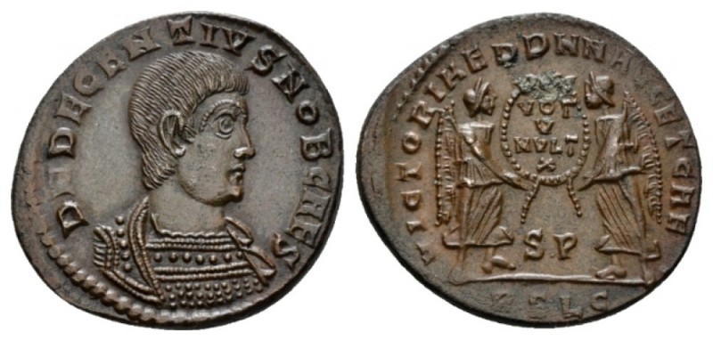 Decentius caesar, 351-353 Follis Lugdunum 351-353, Æ 23.5mm., 4.42g. Cuirassed b...