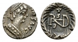 Ostrogothic Kingdom. Theodoric 493-526, in the name of Anastasius 491-518 1/4 Siliqua Ravenna 493-518, AR 10.5mm., 0.75g. D N ANASTA - SIVS AVG Pearl ...