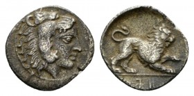 Lucania, Heraclea Diobol circa 430-420, AR 13.5mm., 1.03g. Head of Heracles r., wearing lion-skin. Rev. EH Lion advancing r. SNG ANS 6. Historia Numor...