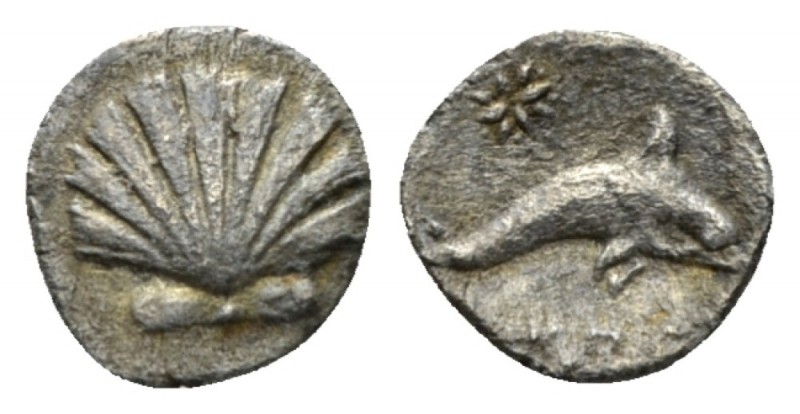 Calabria, Tarentum Hemilitron circa 325-280, AR 9.5mm., 0.60g. Cockle shell. Rev...