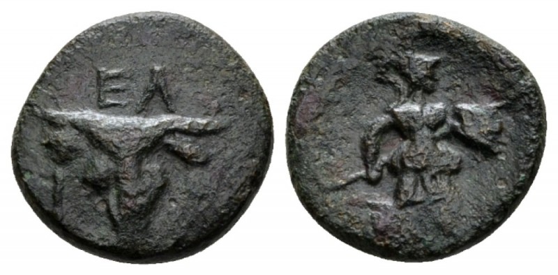 Phocis, Federal coinage Bronze circa II cent., Æ 18mm., 4.49g. Facing bull’s hea...