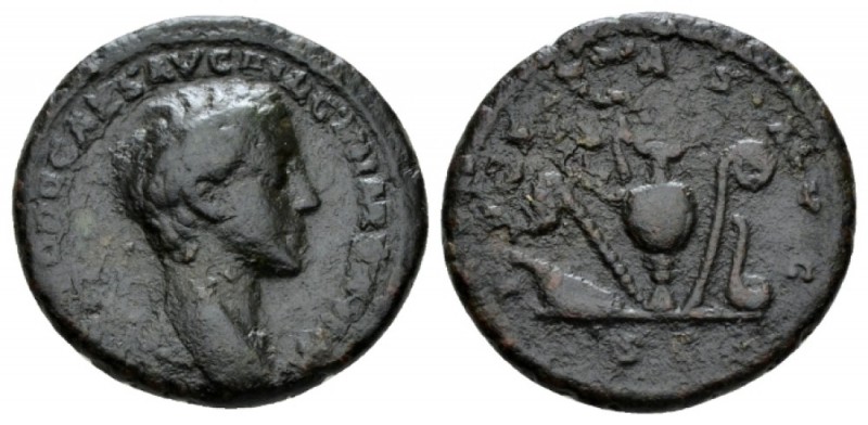 Commodus, 177-192 As circa 175-176, Æ 26.5mm., 10.43g. Bare headed bust r. Rev. ...