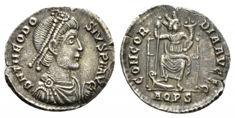 Theodosius I, 379-395 Siliqua circa 380-383, AR 18mm., 1.80g. Pearl-diademed, dr...