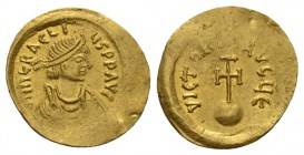 Heraclius, 610-641. Semissis Constantinople circa 610-613, AV 18.5mm., 2.20g. dN hЄRACLIЧS PP AVC Draped and cuirassed bust of Heraclius to right, wea...