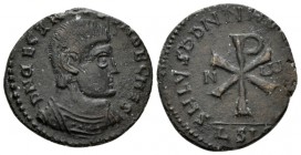 Decentius caesar, 351-353 Follis Lyon circa 350-353, Æ 21.5mm., 3.69g. Bare-headed and cuirassed bust r. Rev. SALVS DD NN AVG ET CAES Chi-Rho, flanked...