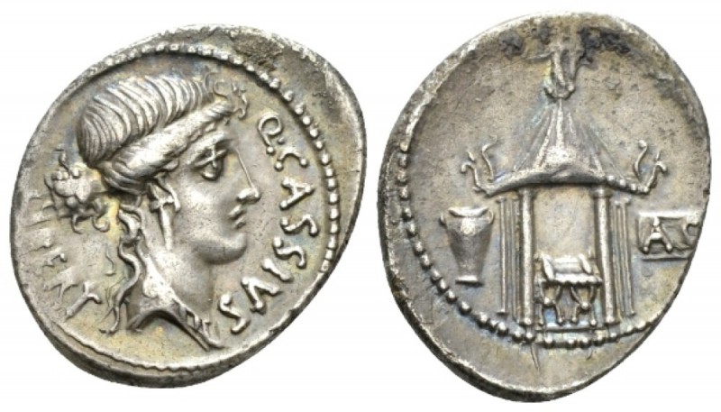 Q. Cassius Longinus. Denarius circa 55, AR 21mm., 3.76g. Q·CASSIVS – LIBERT (dow...