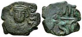 Constans II, 641-668 Follis Siracusa 641-654, Æ 21.5mm., 5.33g. Beardless bust facing, wearing crown and clamys, holding globus cruciger in r. hand. R...