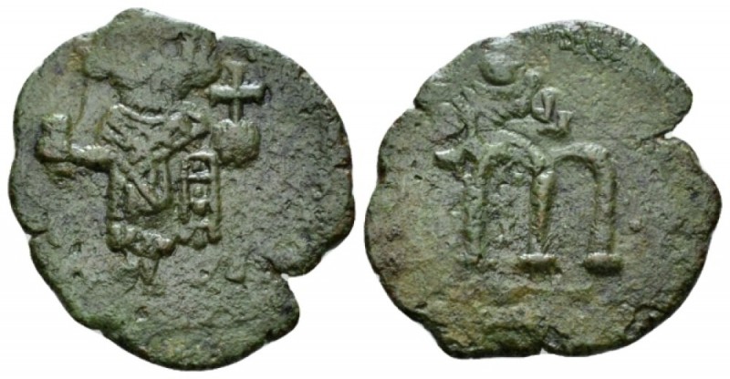 Leontius, 695-698 Follis Siracusa 695-698, Æ 2.92mm., 22g. Leontius standing fac...