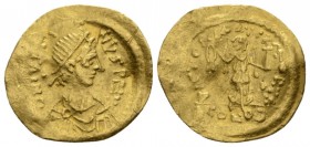 Justin II, 565 – 578. Tremissis Constantinopolis 565-578, AV 16mm., 1.42g. Pearl-diademed and draped bust r. Rev. Victory advancing r., holding wreath...