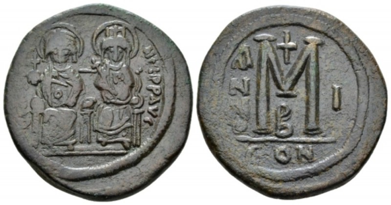 Justin II, 565-578. Follis Constantinople circa 565-566, Æ 32mm., 15.40g. 565-6,...