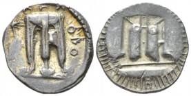 Bruttium, Croton Nomos circa 480-430, AR 22mm., 8.01g. Tripod; in r. field, heron. Rev. Same type incuse. SNG ANS 260. Historia Numorum Italy 2102

...