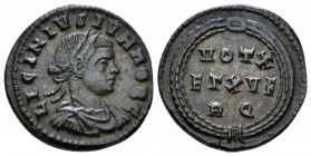 Licinius II caesar, 317-324 Follis circa 320, Æ 19mm., 2.99g. Laureate, draped and cuirassed bust r. Rev. VOT X / ET VF / RQ within wreath. RIC 208.
...