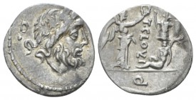 T. Cloulius. Quinarius circa 98, AR 15mm., 1.90g. Laureate head of Jupiter r.; behind, control-mark, °. Rev. Victory standing r., crowning trophy; bef...