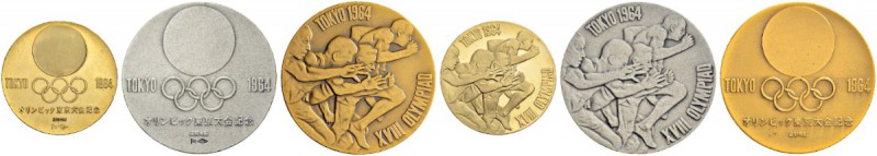 JAPAN
Hirohito, 1926-1989. Medaillensatz 1964. Bestehend aus einer Gold- (23mm,...
