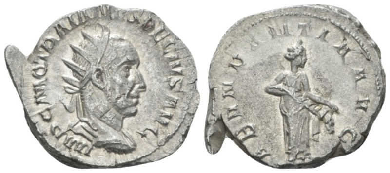 Trajan Decius, 249-251 Antoninianus circa 249-251, AR 20mm., 4.45g. Radiate, dra...