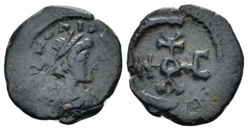 Justinian I, 527-565. Pentanummium Antiochia circa 560-565, Æ 15mm., 1.33g. Diad...