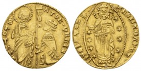 Roma, Senato romano, sec. XIV-XV. Ducato sec. XIV-XV., AV 19.8mm., 3.49g. S PETRVS – ATOR VRBIS S. Pietro, stante a s., porge il vessillo al senatore ...