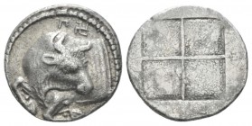 Macedonia, Acanthus Tetrobol circa 470-390, AR 15mm., 2.20g. Forepart of bull l., head r. Rev. Quadripartite incuse square. SNG ANS 42. AMNG III/2.
...