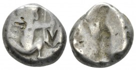 Persia (Achaemenidae), Siglos time of Darios I to Xerxes I (circa 505-480 BC), AR 15mm., 5.47g. Persian king in kneeling-running stance r., drawing bo...