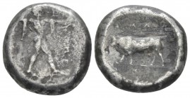 Lucania, Poseidonia Nomos circa 470-445 BC, AR 18mm., 7.92g. Poseidon standing r., preparing to cast trident, l. arm extended. Rev. Bull standing l. w...
