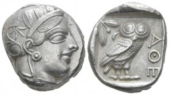 Attica, Athens Tetradrachm circa 450, AR 21.70 mm., 17.17 g.
Head of Athena r., wearing Attic helmet decorated with olive wreath and palmette. Rev. O...