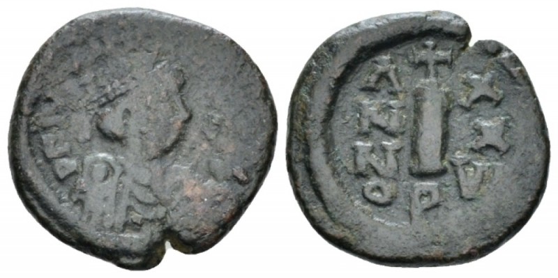 Justinian I, 527-565. Decanummium Uncertain mint, possibly Perugia. circa 552-55...