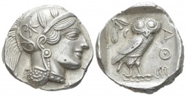 Attica, Athens Tetradrachm circa 460, AR 25.00 mm., 17.16 g.
Head of Athena r., wearing Attic helmet decorated with olive wreath and palmette. Rev. O...