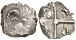 (s. II-I a.C.). Galia. Volcae Tectosages. Dracma "à la croix". (De la Tour 2976 var). 3,50 g. BC/MBC.