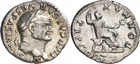 (74 d.C.). Vespasiano. Denario. (Spink 2300 var) (S. 364) (RIC. 702). 3,24 g. MBC.