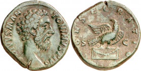 (180 d.C.). Marco Aurelio. Sestercio. (Spink 5980) (Co. 85) (RIC. 657 de Comodo). Pátina verde. 18,47 g. MBC+.