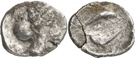 Emporiton (Sant Martí d'Empúries). Trihemióbolo. (FAB. 1096) (ACIP. 207). Grieta. 0,69 g. (MBC).