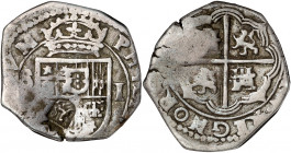 Felipe III. Sevilla. (B). 1 real. Tipo "OMNIVM". Resello león en escudo coronado (MBC), desconocido. Fecha no visible. 3,30 g. MBC-.