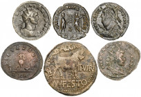 Lote formado por 4 antoninianos, un pequeño bronce y un as hispanoromano de Celsa. Total 6 monedas. RC/MBC.
