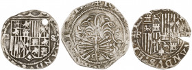 Reyes Católicos. Sevilla y Granada. 1 (dos) y 2 reales. Lote de 3 monedas, una con perforación. BC/BC+.