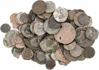 Lote de 99 monedas de cobre, la gran mayoría de los Austrias y de ceca Barcelona (ardits, dineros, etc), incluye dos monedas romanas. A examinar. RC/M...