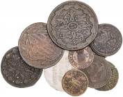 Lote de 12 cobres españoles variados y una medalla módulo 2 reales de Isabel II, proclamación en Madrid. MC/MBC.