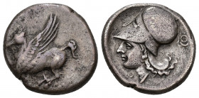 GRECIA ANTIGUA. ACARNANIA. Thyrrenium. Estátera (c. 350-300 a.C.). A/ Pegaso volando a izq. R/ Cabeza de Atenea con casco corintio a izq., delante Q, ...