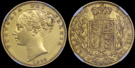 GREAT BRITAIN: 1 Sovereign (1852) in gold (0,917) with head of Queen Victoria facing left. Coat of arms without die number on reverse. Inside slab by ...