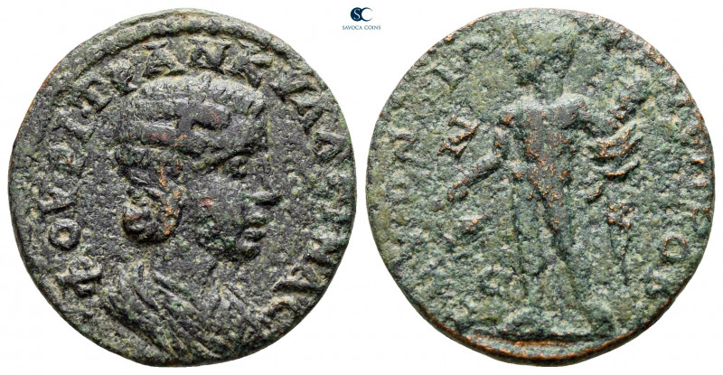 Ionia. Smyrna. Tranquillina AD 241-244. 
Bronze Æ

22 mm, 5,22 g



very ...