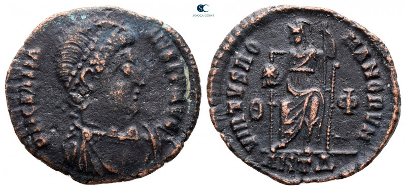 Gratian AD 375-383. Antioch
Follis Æ

19 mm, 2,14 g



very fine