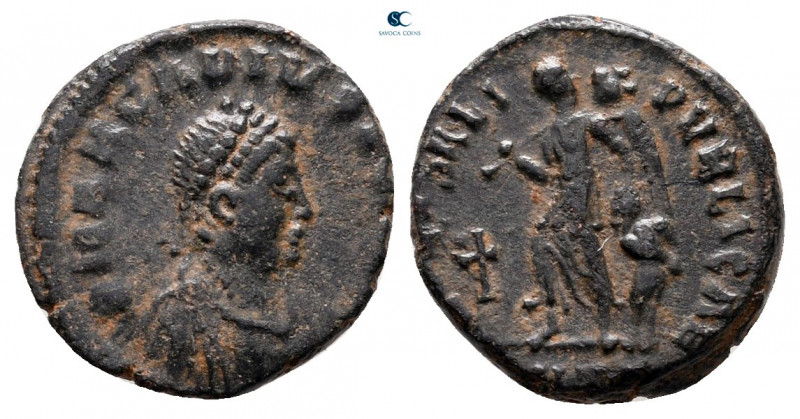 Arcadius AD 383-408. Uncertain mint
Follis Æ

13 mm, 1,23 g



nearly ver...