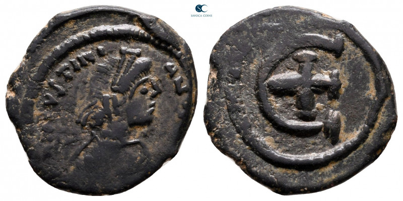 Justinian I AD 527-565. Antioch
Pentanummium Æ

19 mm, 2,79 g



very fin...