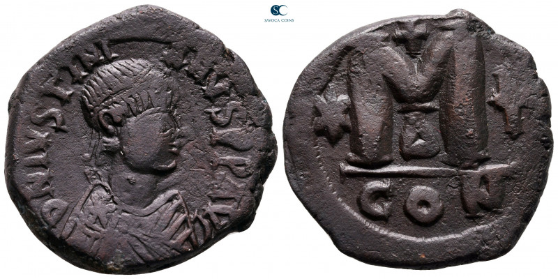 Justinian I AD 527-565. Constantinople
Follis or 40 Nummi Æ

31 mm, 18,40 g
...