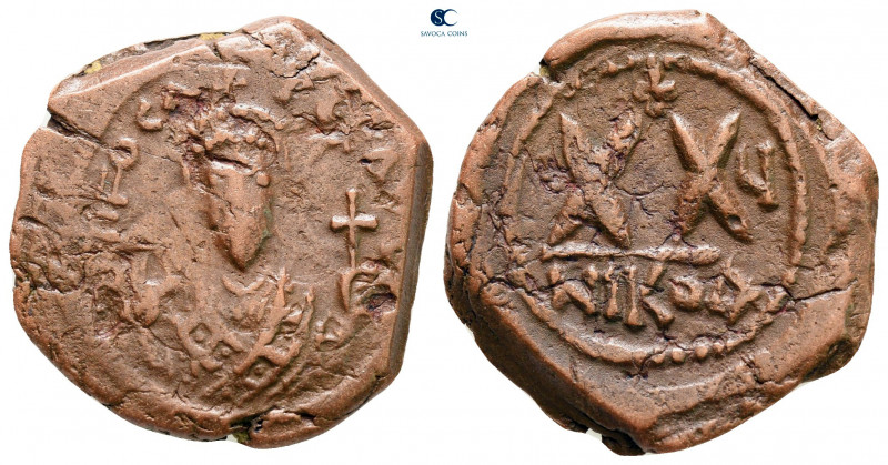 Phocas AD 602-610. Nikomedia
Half Follis or 20 Nummi Æ

23 mm, 5,55 g



...