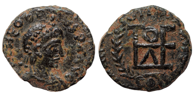 Theodosius II, 402-450. Nummus (bronze, 1.67 g, 14 mm), Constantinople. D N THEO...